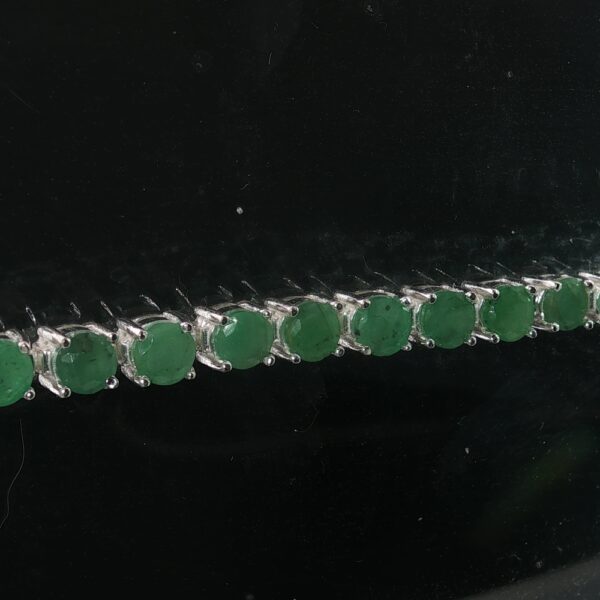 Casual Round Emerald Rocks Silver Tennis Bracelet - Image 3