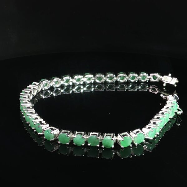 Casual Round Emerald Rocks Silver Tennis Bracelet - Image 4