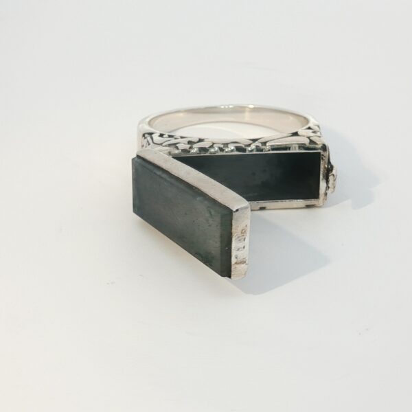 Sterling Silver Men’s Labradorite Ring with Hidden Compartment – Amarocks Men's/Unisex Statement Jewelry - Image 5